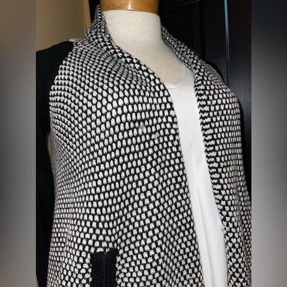 Colour works. Small cardigan. Long sleeve. - Picture 2 of 10